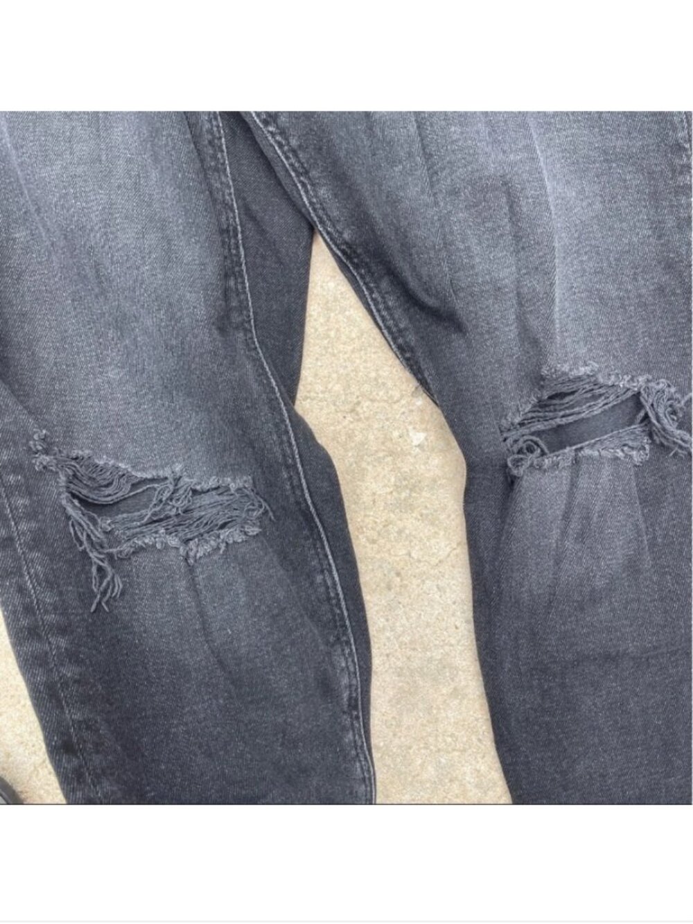 American Eagle Highest Rise Mom Jeans Black Distressed Womens 4 Extra Short 4XS - Picture 3 of 10